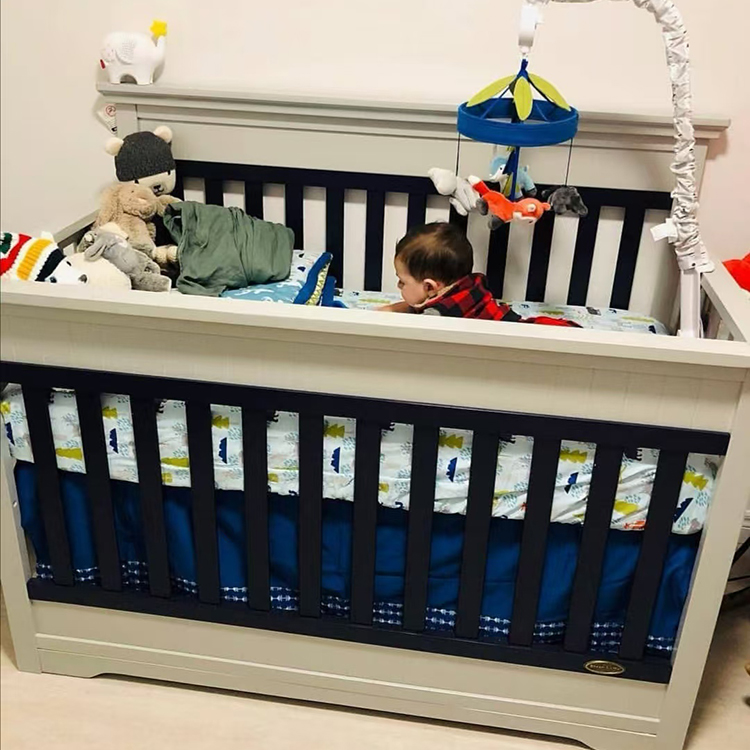 Full size crib F-124