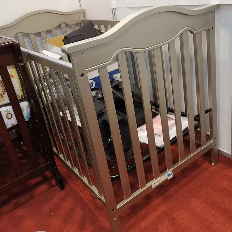 Full size crib F-132