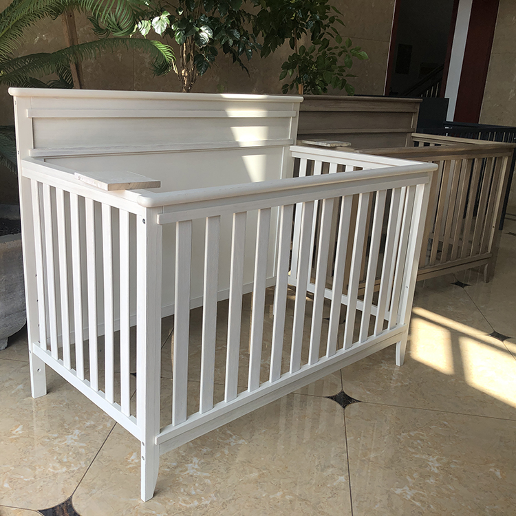 Full size crib F-136