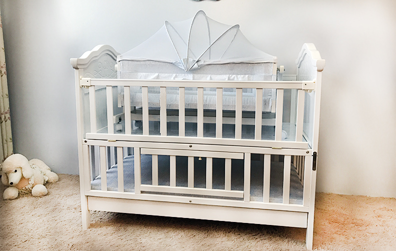 Baby crib 533-W