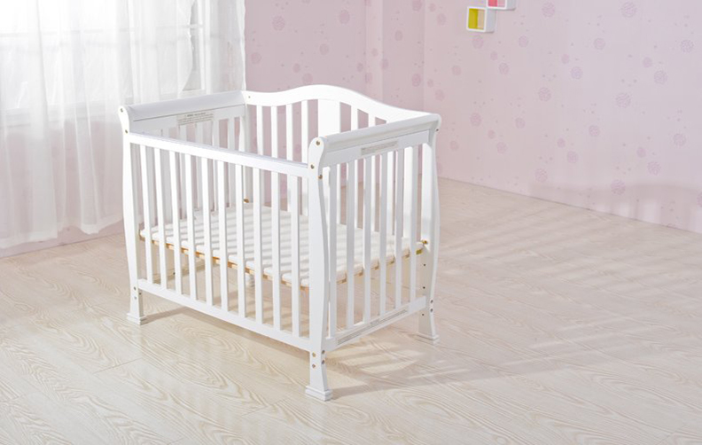 Baby crib 121-W