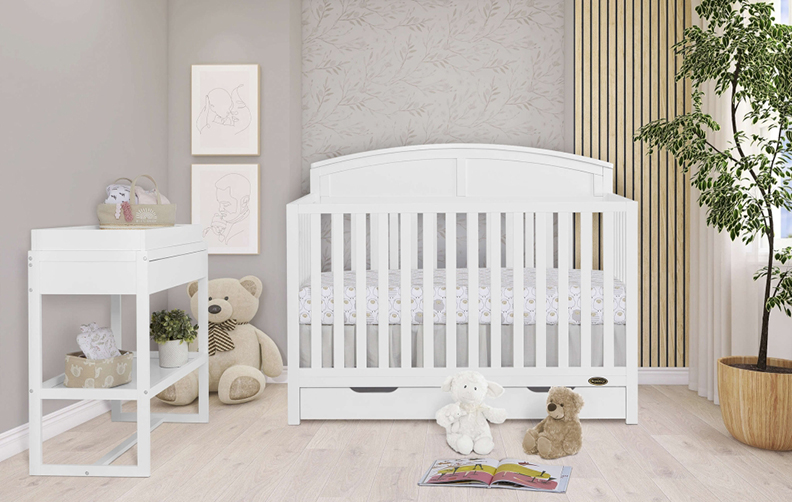 Full size crib F-163