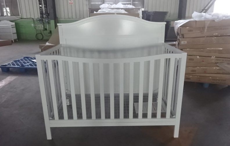 Full size crib F-151