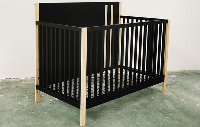 Full size crib F-166