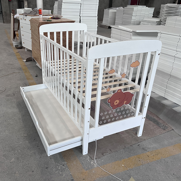 wooden baby crib QR-25 - cute bear