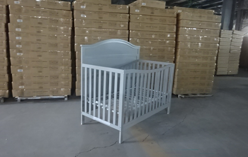 Full size crib F-151
