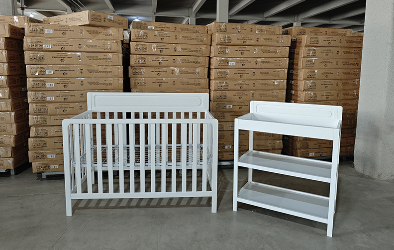 Full size crib F-172