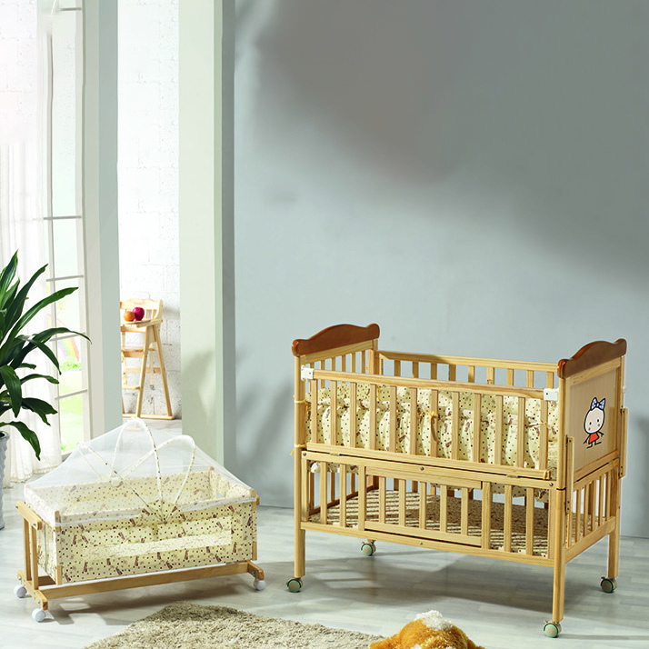 WOODED BABY CRIB 539